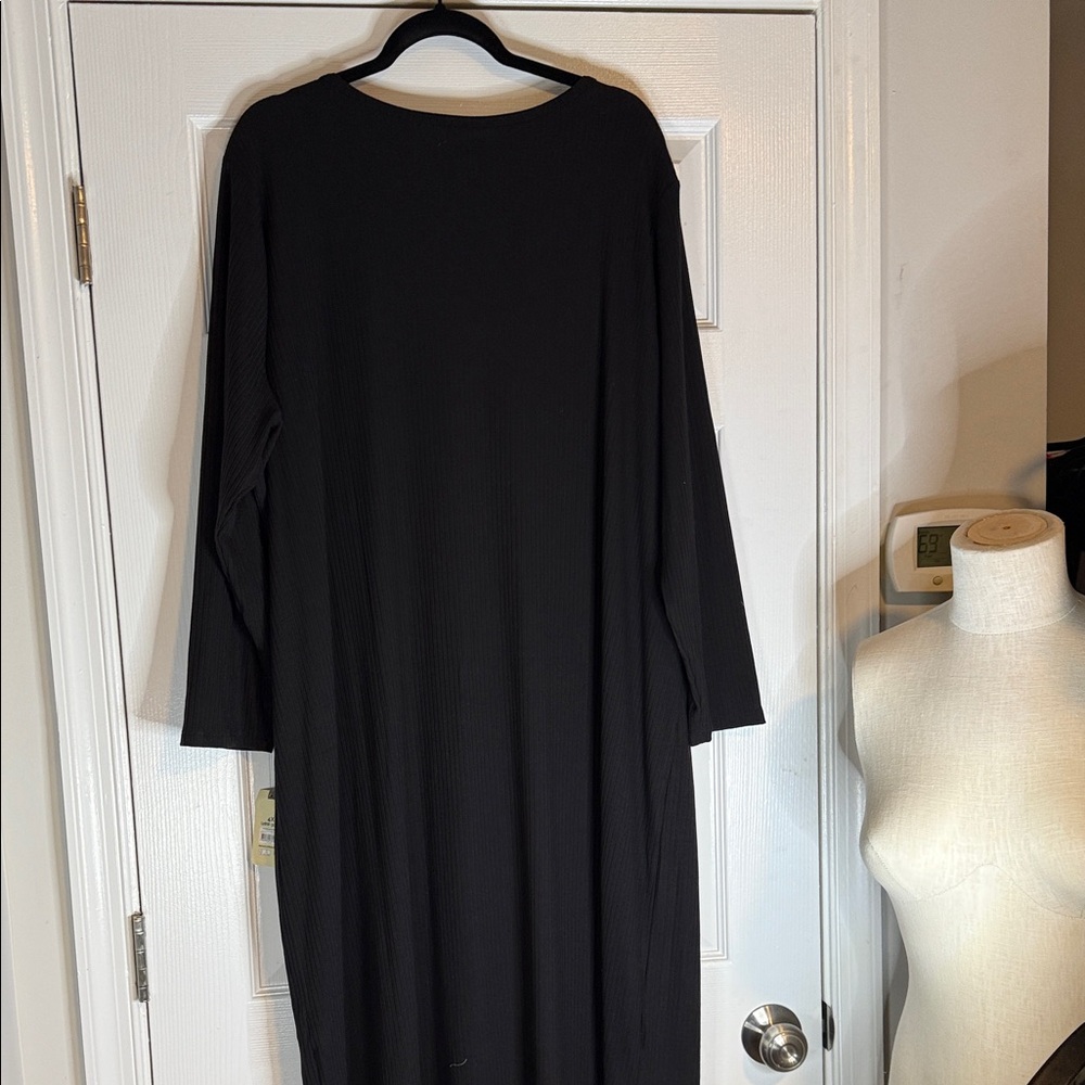 Black Long Sleeve Dress - Picture 6 of 7